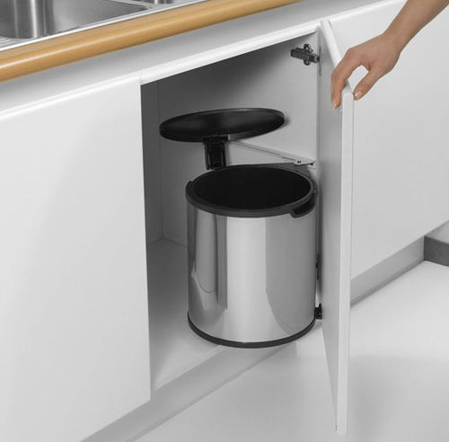 Door mounted kitchen bin